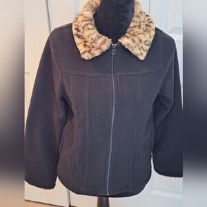 Effeci Black Fleece Jacket With A Faux Fur Leopard Pattern    Size S
